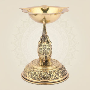 Majestic Brass Elephant Lamp– 4.75" Handcrafted Oil Diya for Festive & Decor - Luxeartisanship