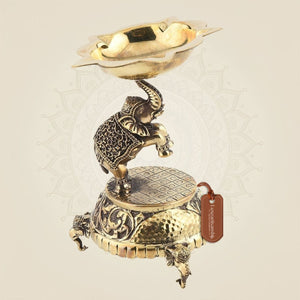 Majestic Elephant Brass Lamp
