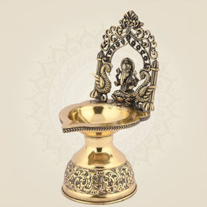 Ganpati Darbar Brass Diya Artisan – 7" Lightweight Handcrafted Oil Lamp - Luxeartisanship