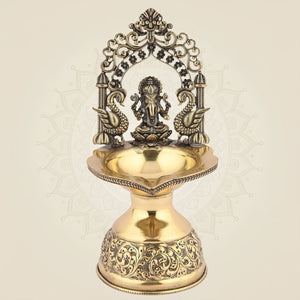 Ganpati Darbar Brass Diya Artisan – 7" Lightweight Handcrafted Oil Lamp - Luxeartisanship