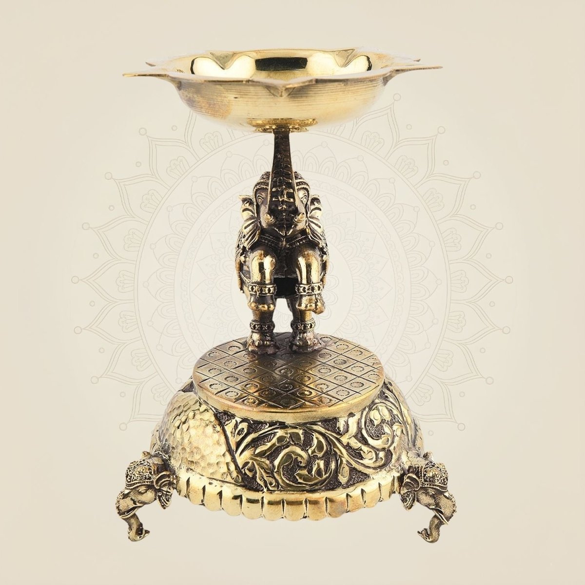 Majestic Elephant Brass Lamp